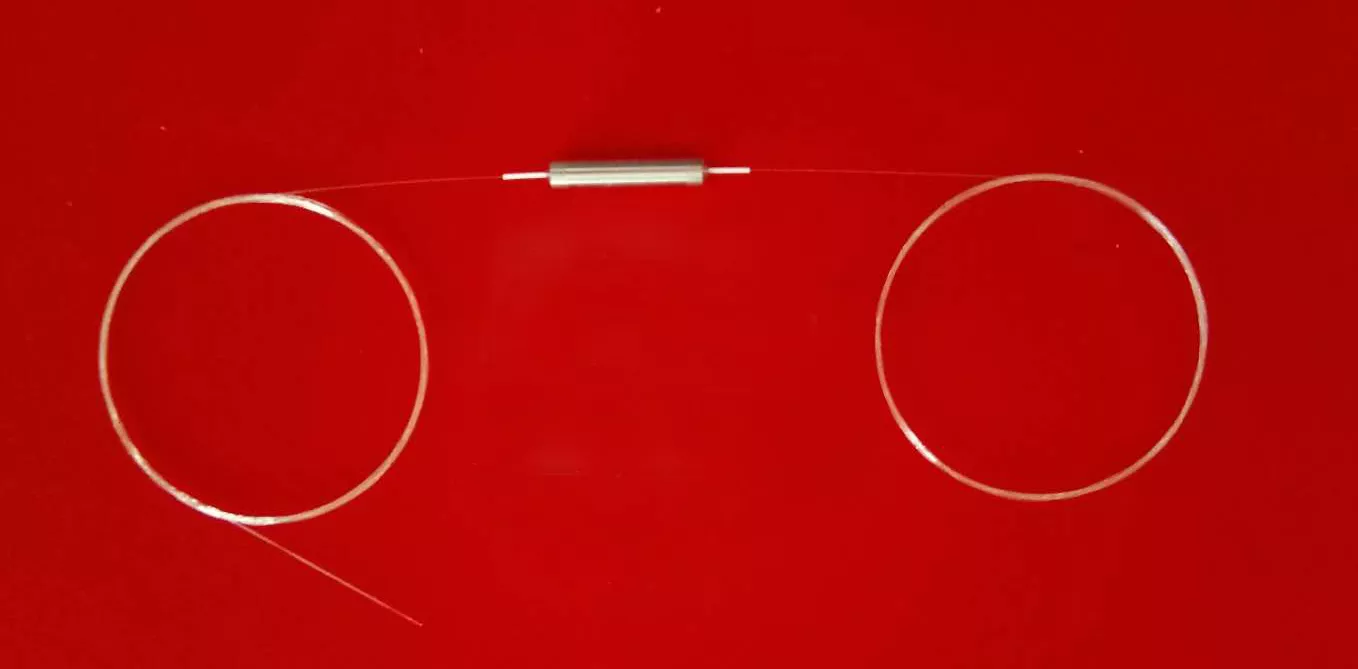 常规单纤单级隔离器  5.5x30mm
